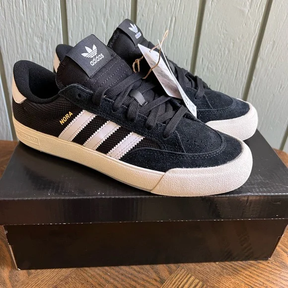 adidas gazelle silver green womens Adidas - Nora Shoes